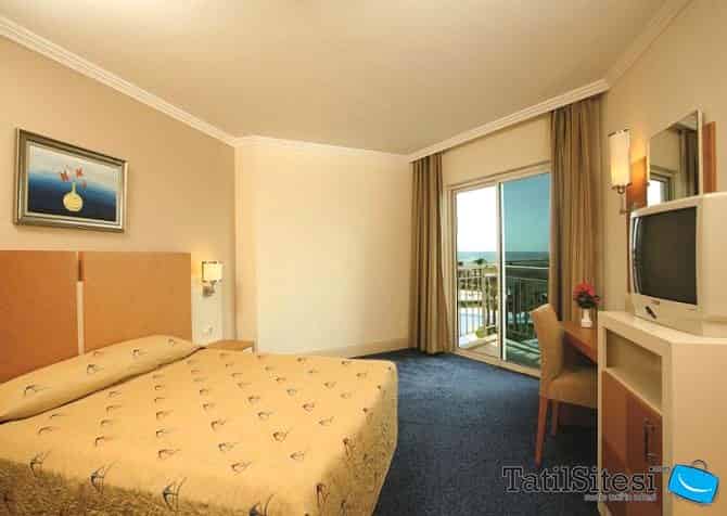 Crystal Admiral Resort Suites Spa 